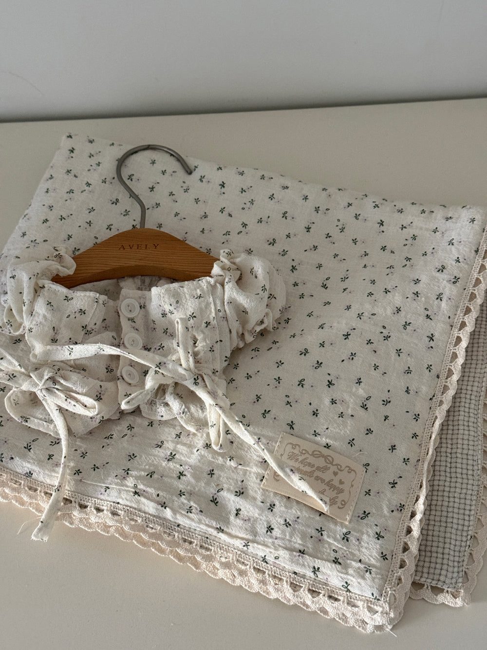 【PRE-ORDER】Lavender Floral Blanket