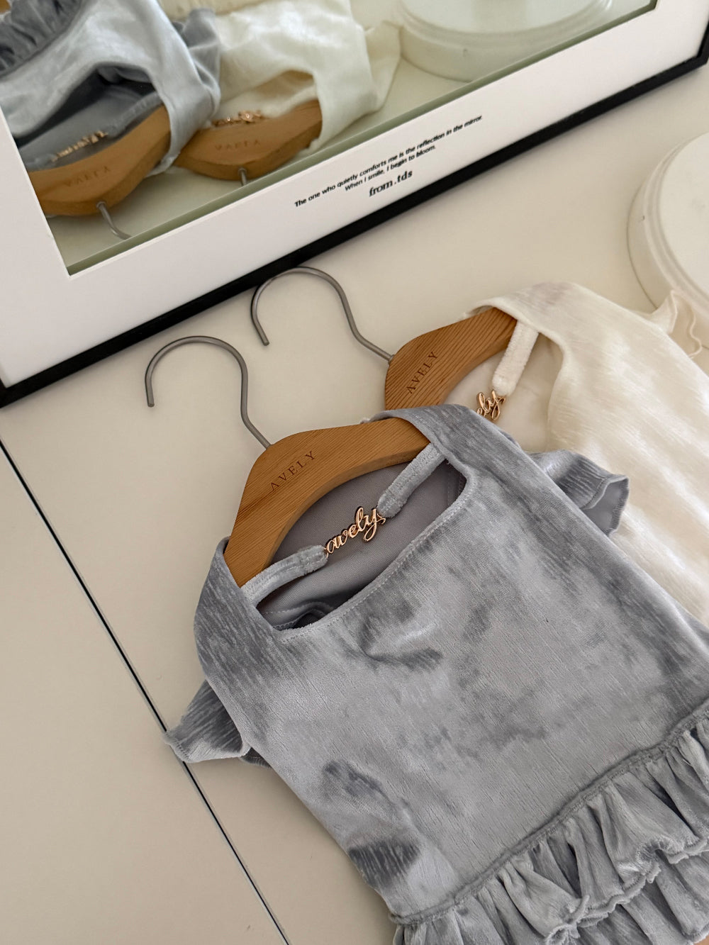 Velvet Ruffle Top 全3色