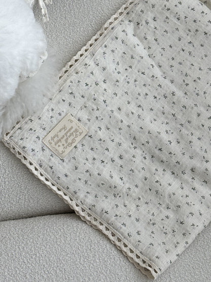 【PRE-ORDER】Lavender Floral Blanket