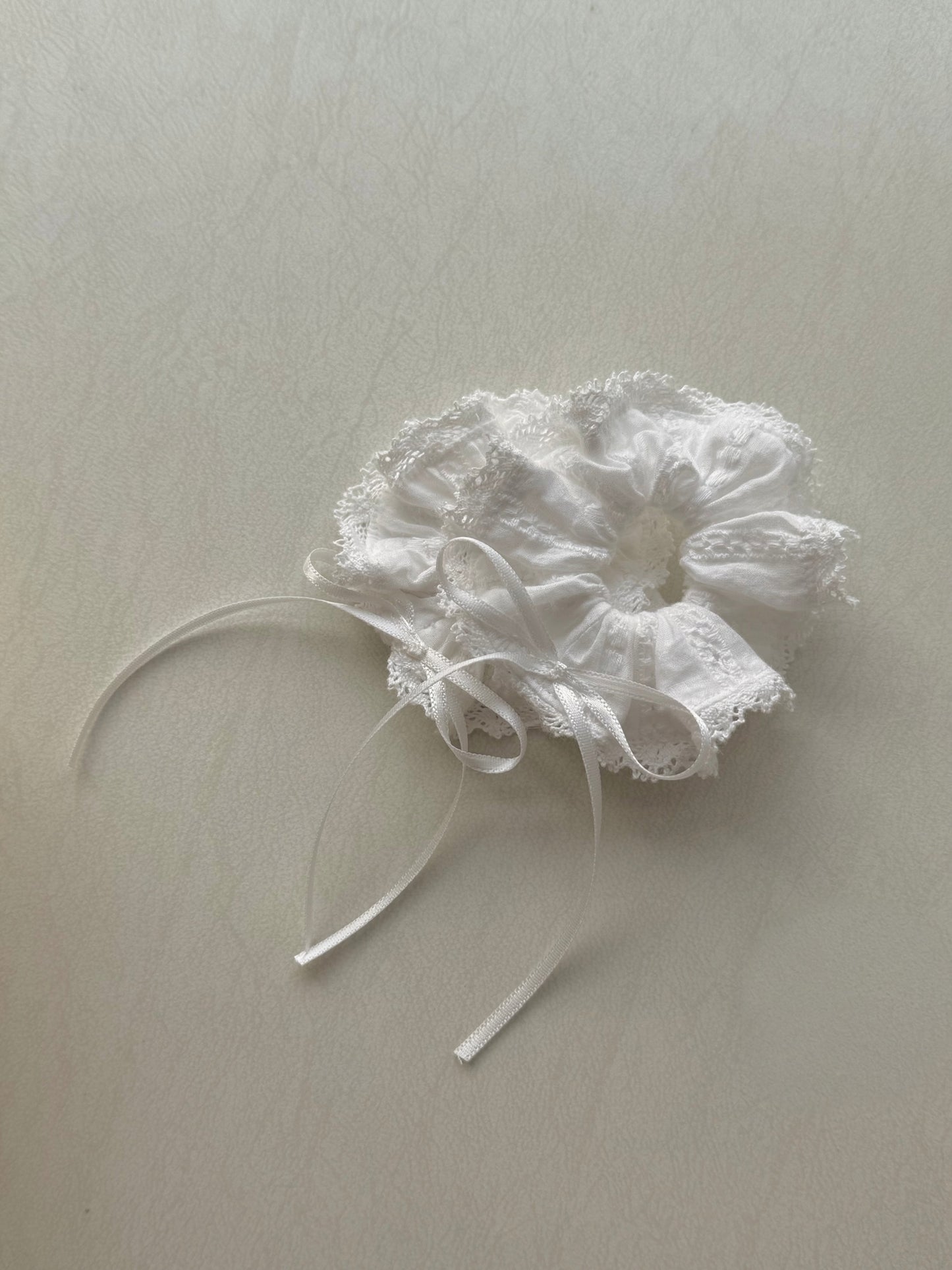 【PRE-ORDER】Ribbon Scrunchie