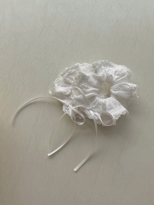 【PRE-ORDER】Ribbon Scrunchie