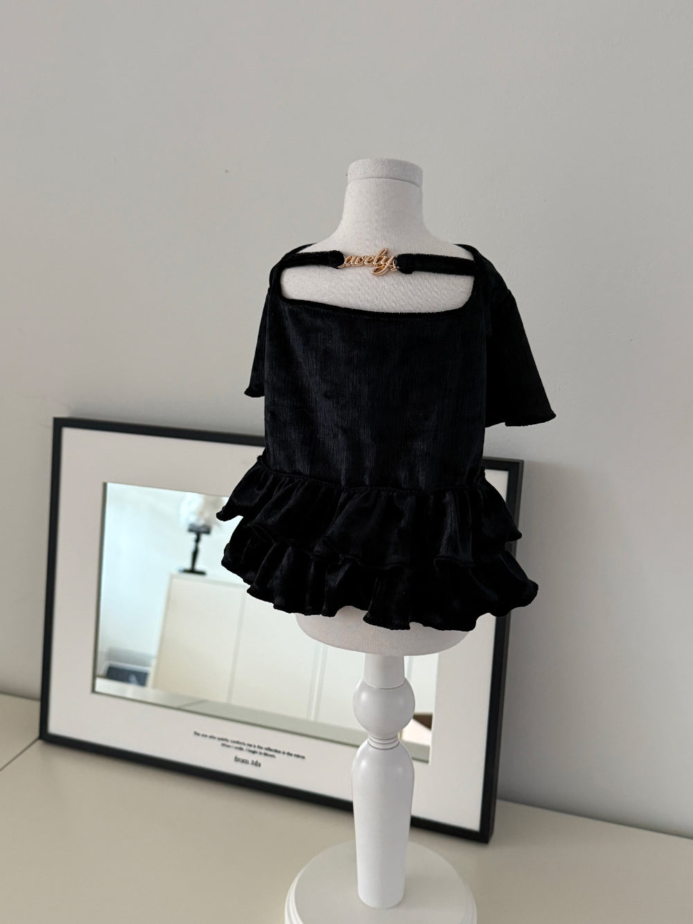 Velvet Ruffle Top 全3色